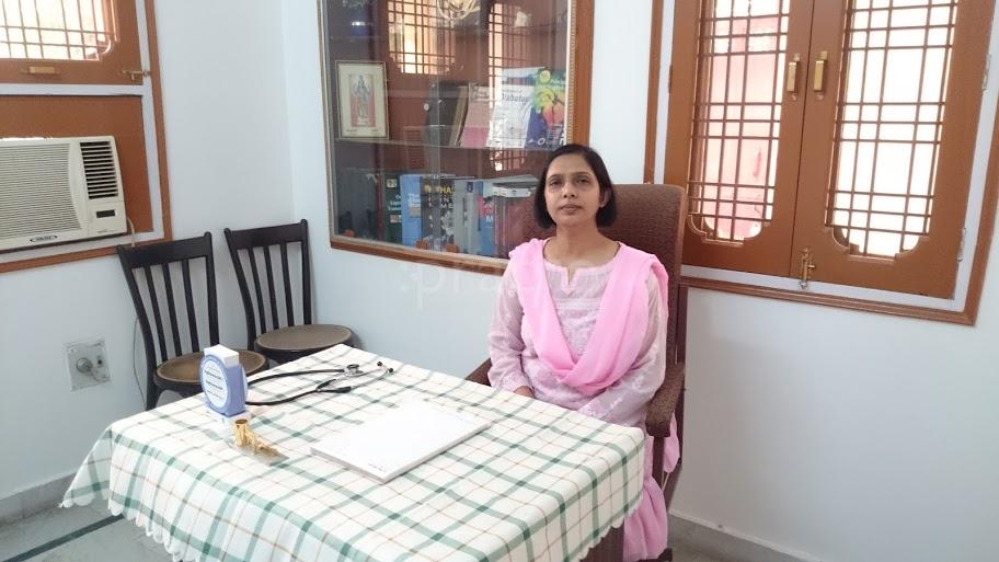 OPD/Ward at Dr. Vidhu Srivastava's Clinic Rajajipuram Lucknow