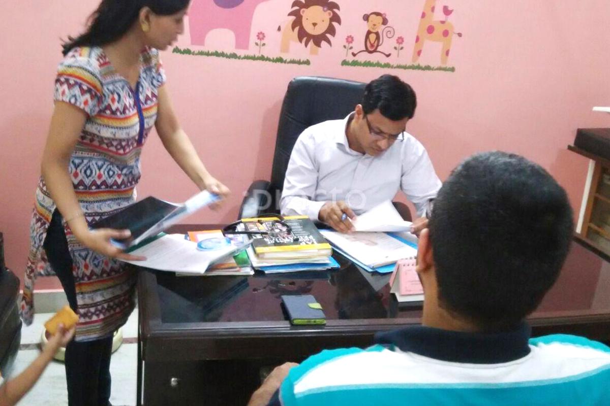 OPD/Ward at Dr Vikas  Sector 41 Noida
