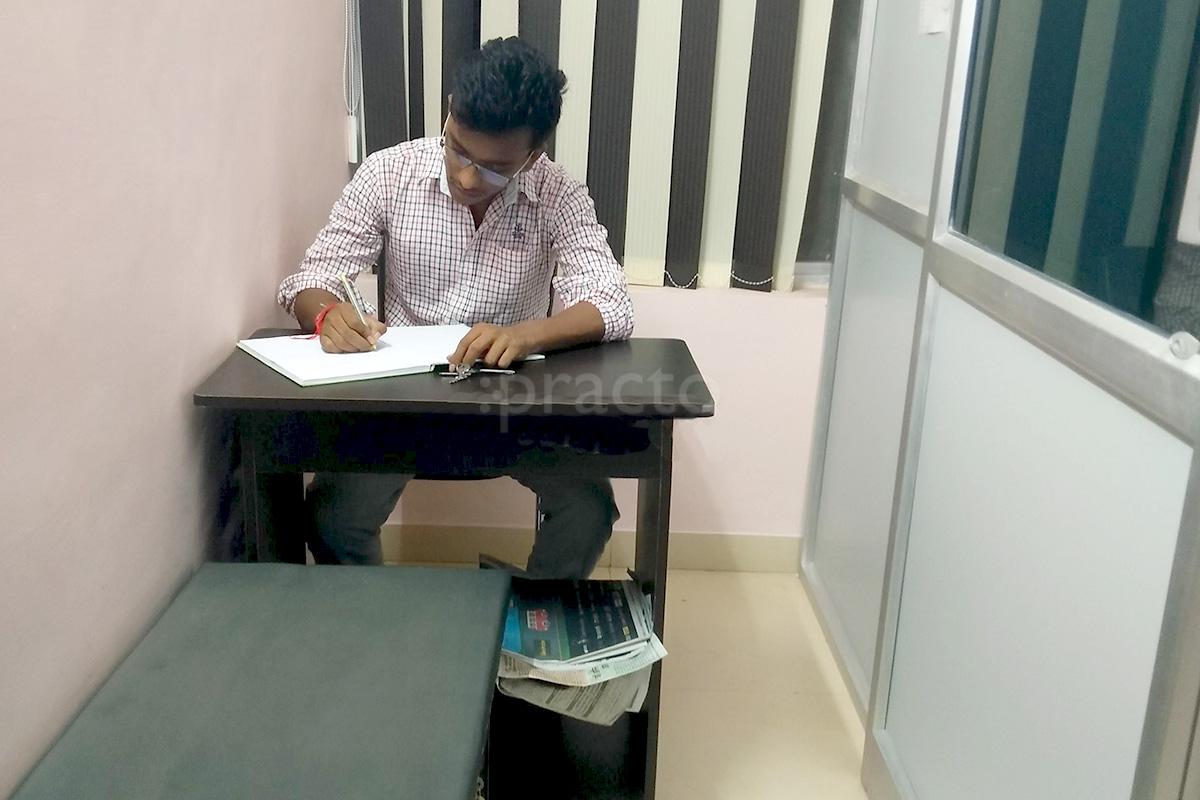 Reception at Dr Y Cosmetoplastic Clinic Sunder Nagar Raipur