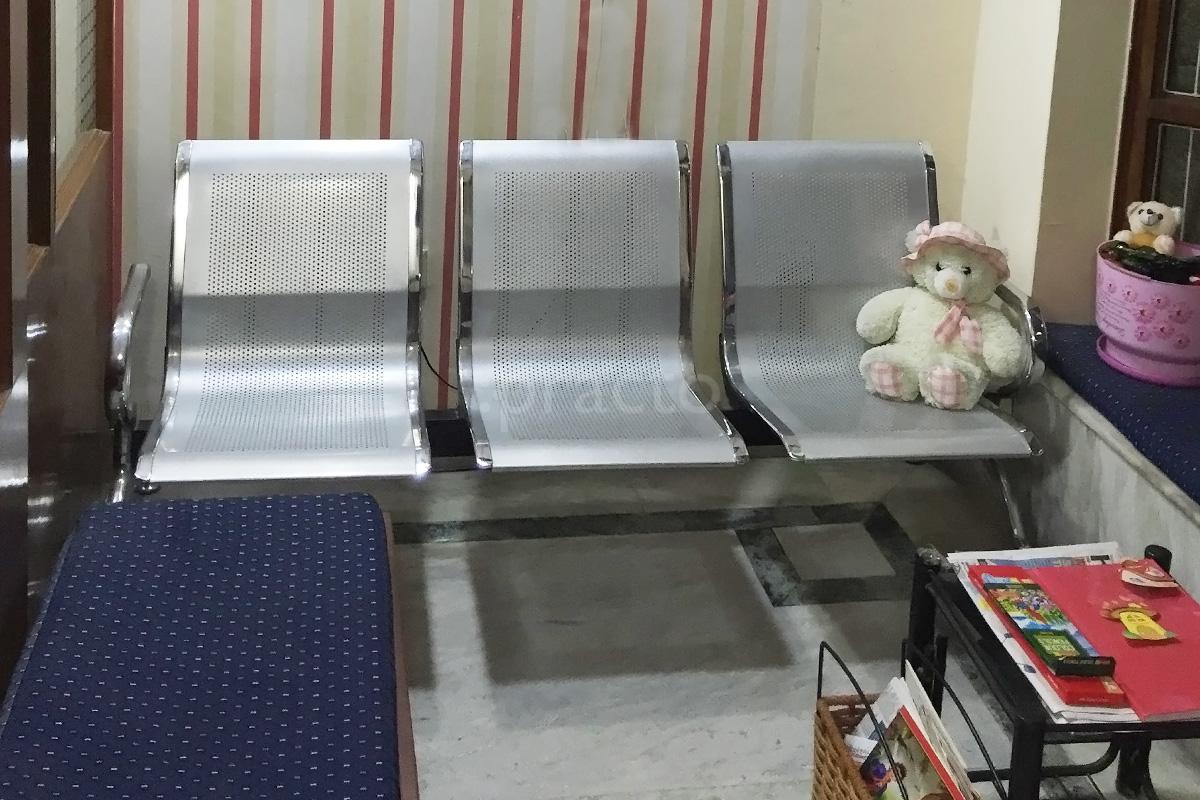 Waiting Area at Dr. Dutta Clinic Sector 50 Noida