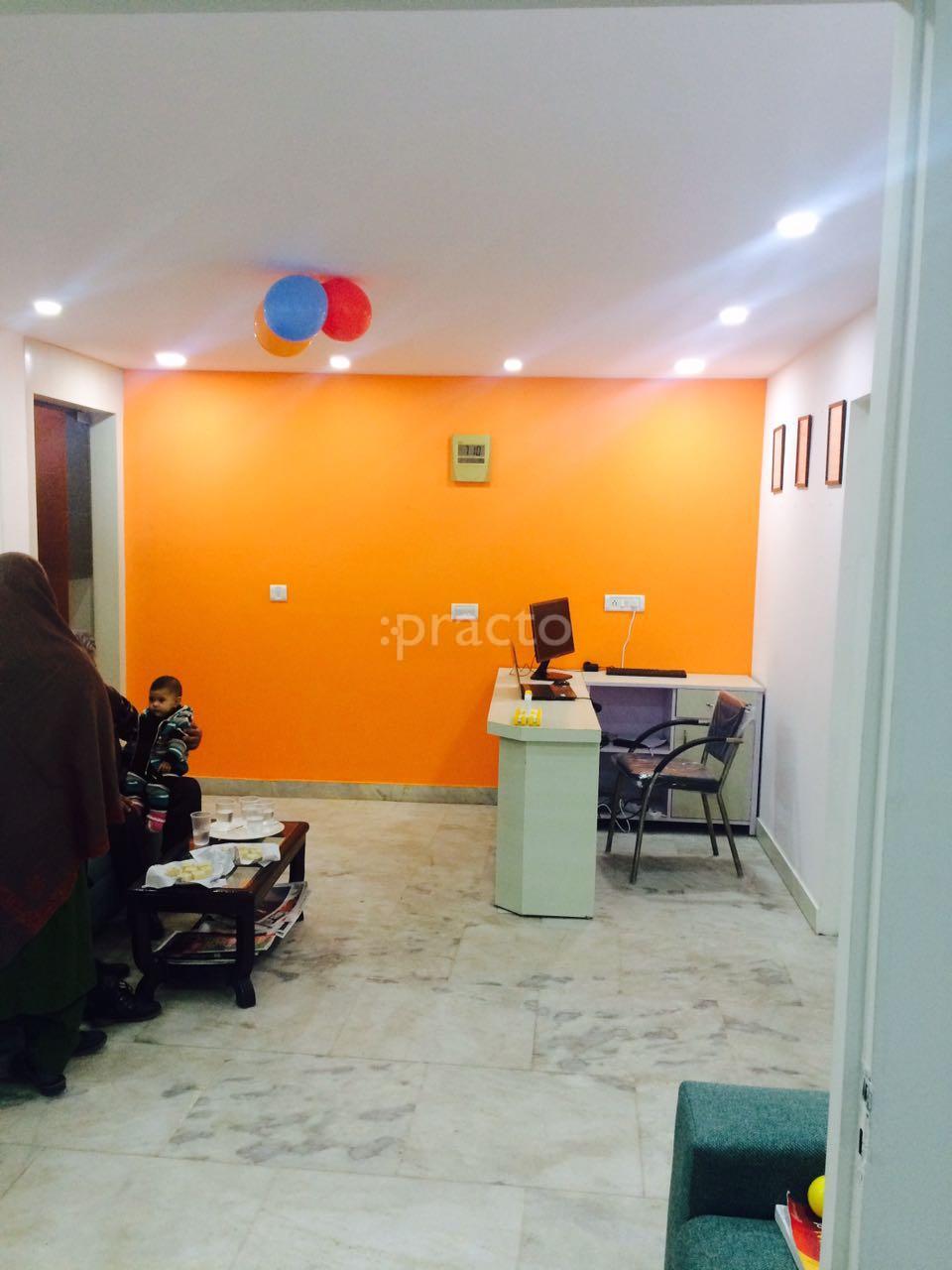 Reception at Elite Physiotherapy & Sports Injury Centre Saket Delhi