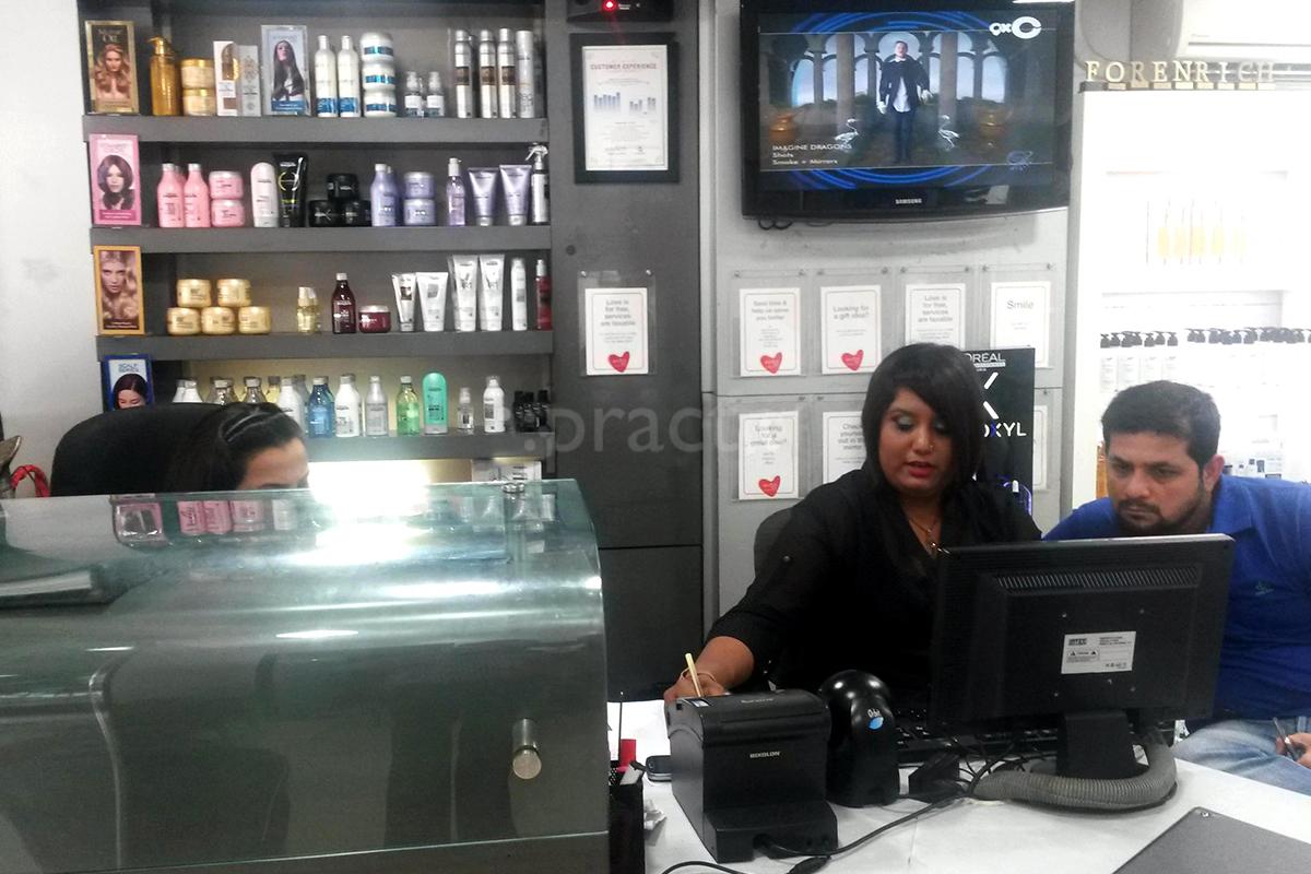 Reception at Enrich Salon Andheri West Mumbai