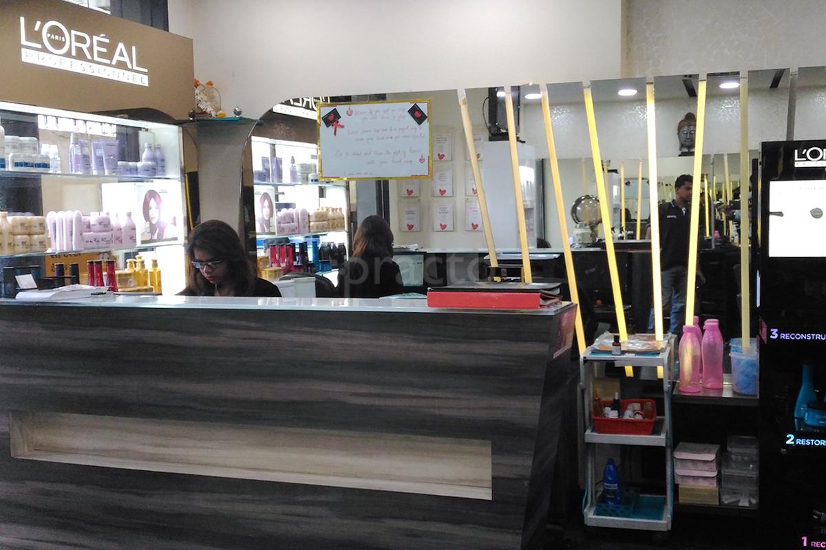 Reception at Enrich Salon Wanowrie Pune