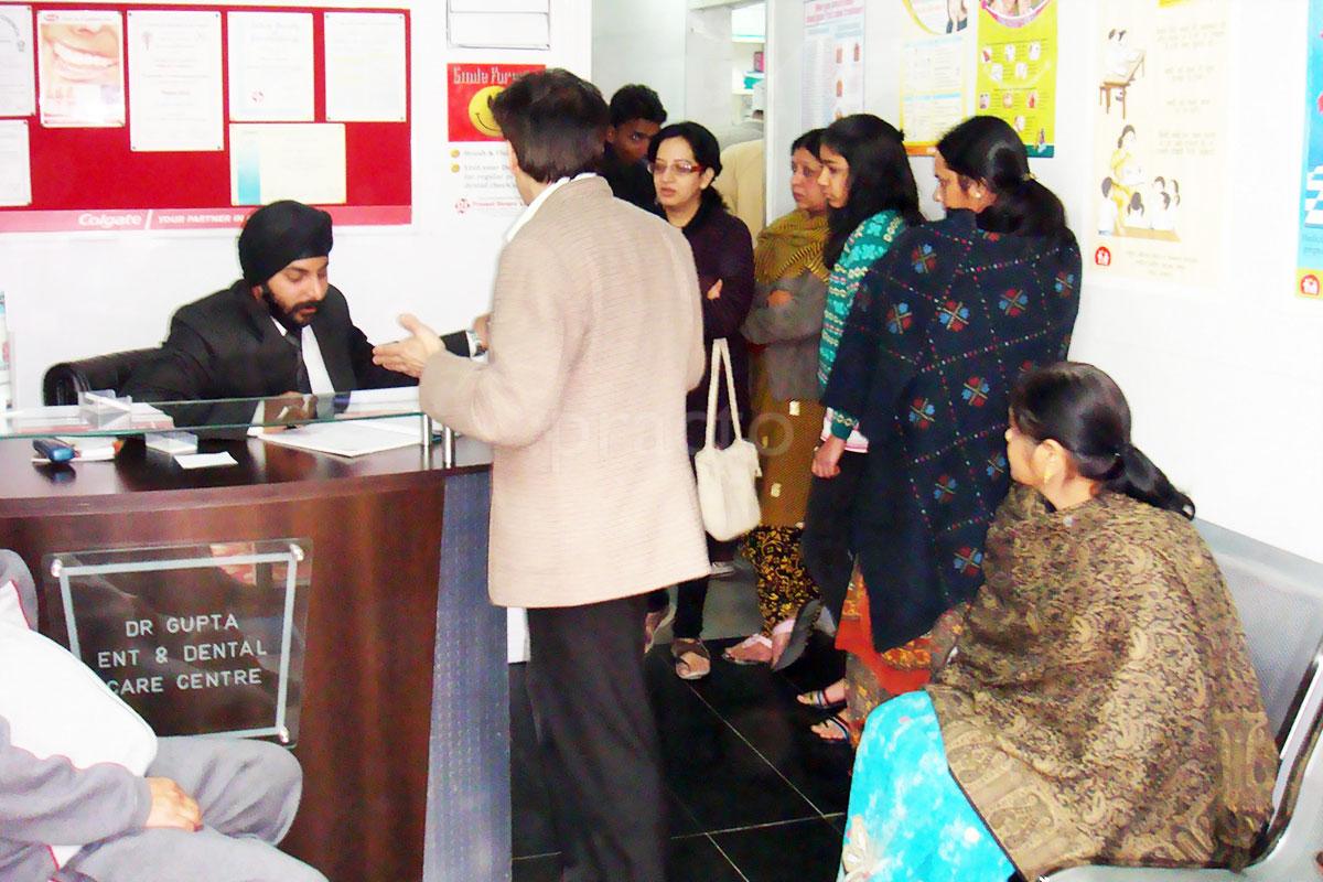Reception at ENT & Dental Care Centre Pitampura Delhi
