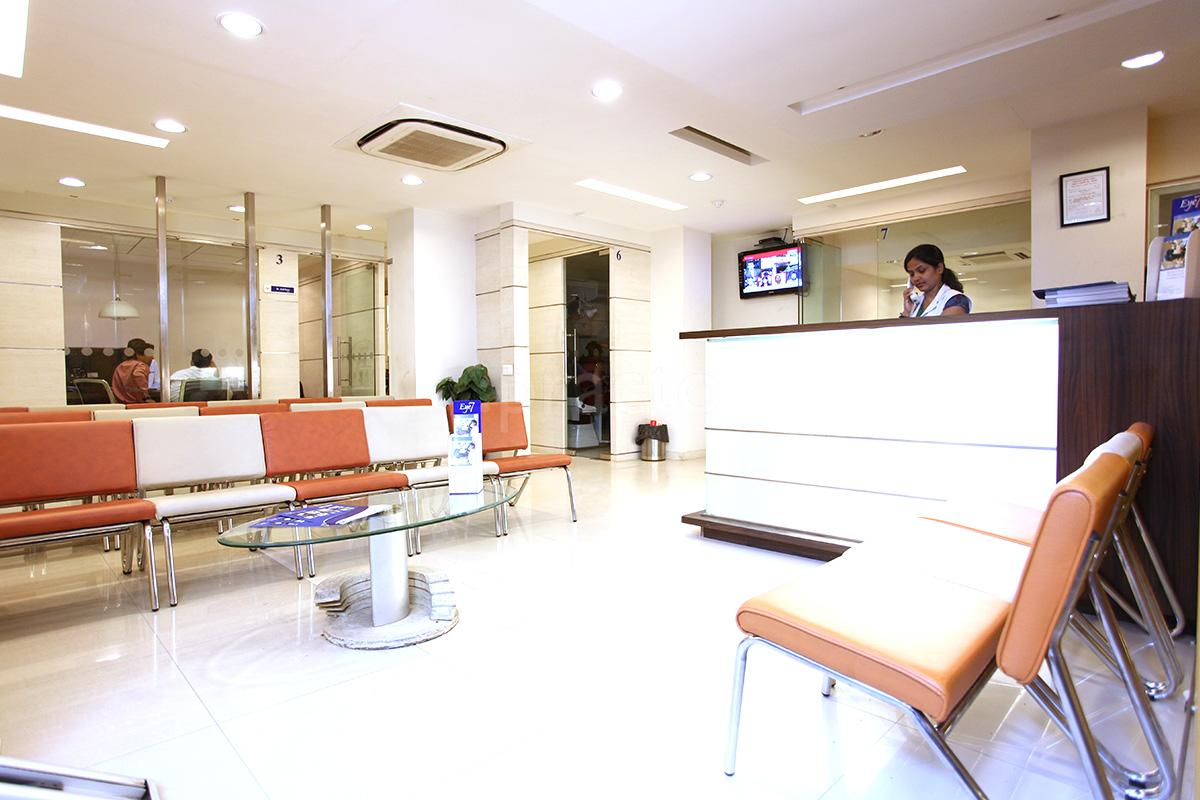 Reception at Eye7 Chaudhary Eye Centre Darya Ganj Delhi