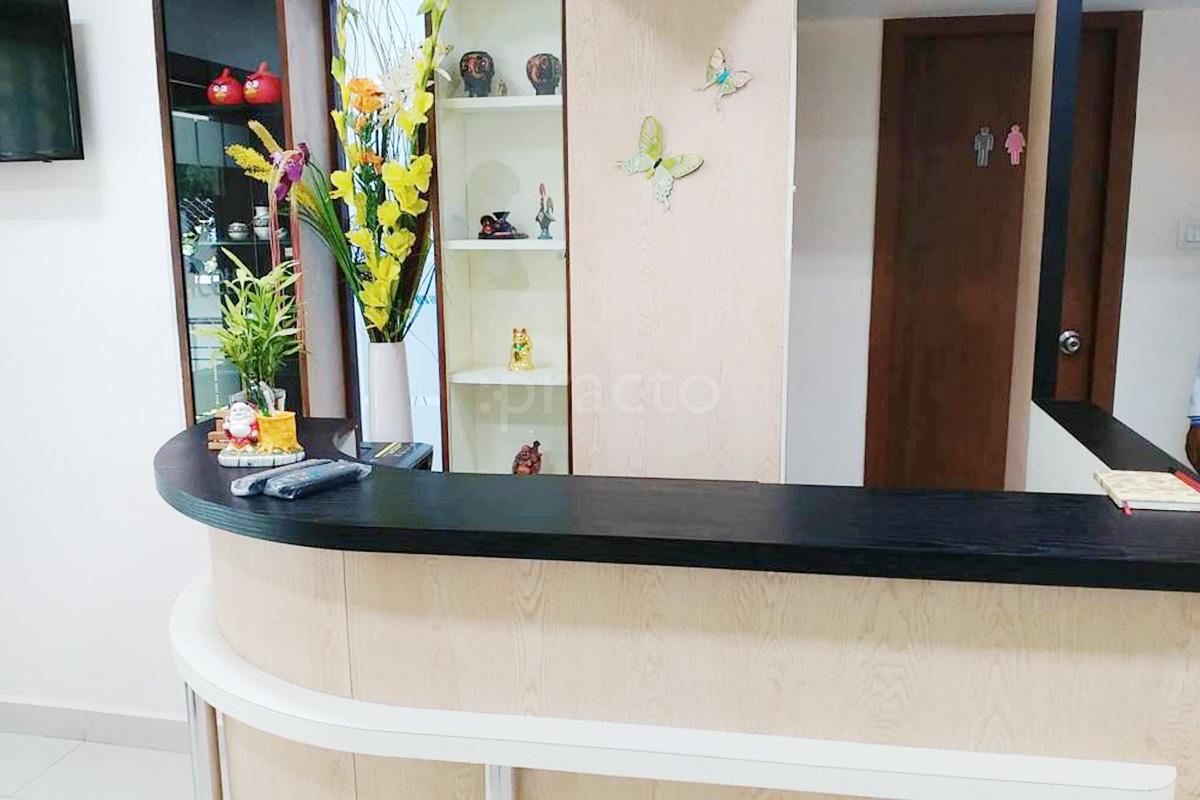 Reception at Facets Dental Care Alwarpet Chennai