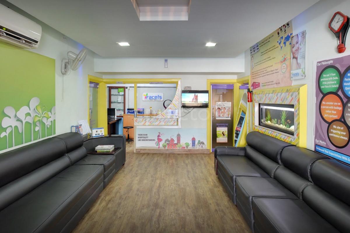 Reception at Facets Dental Clinic Kochi Ernakulam