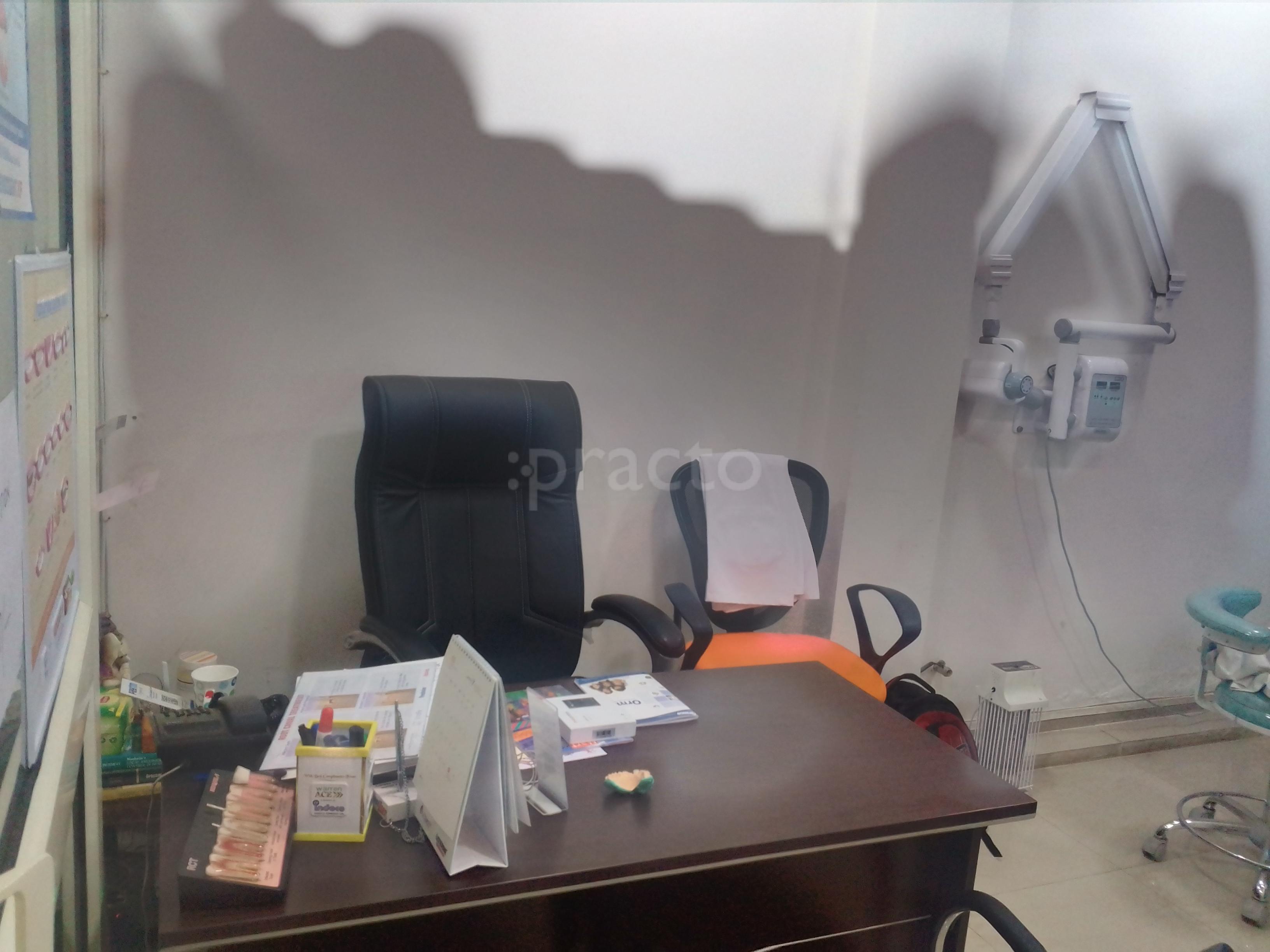Consultation Room at A & M Dental Station Mayur Vihar Ph-I Delhi