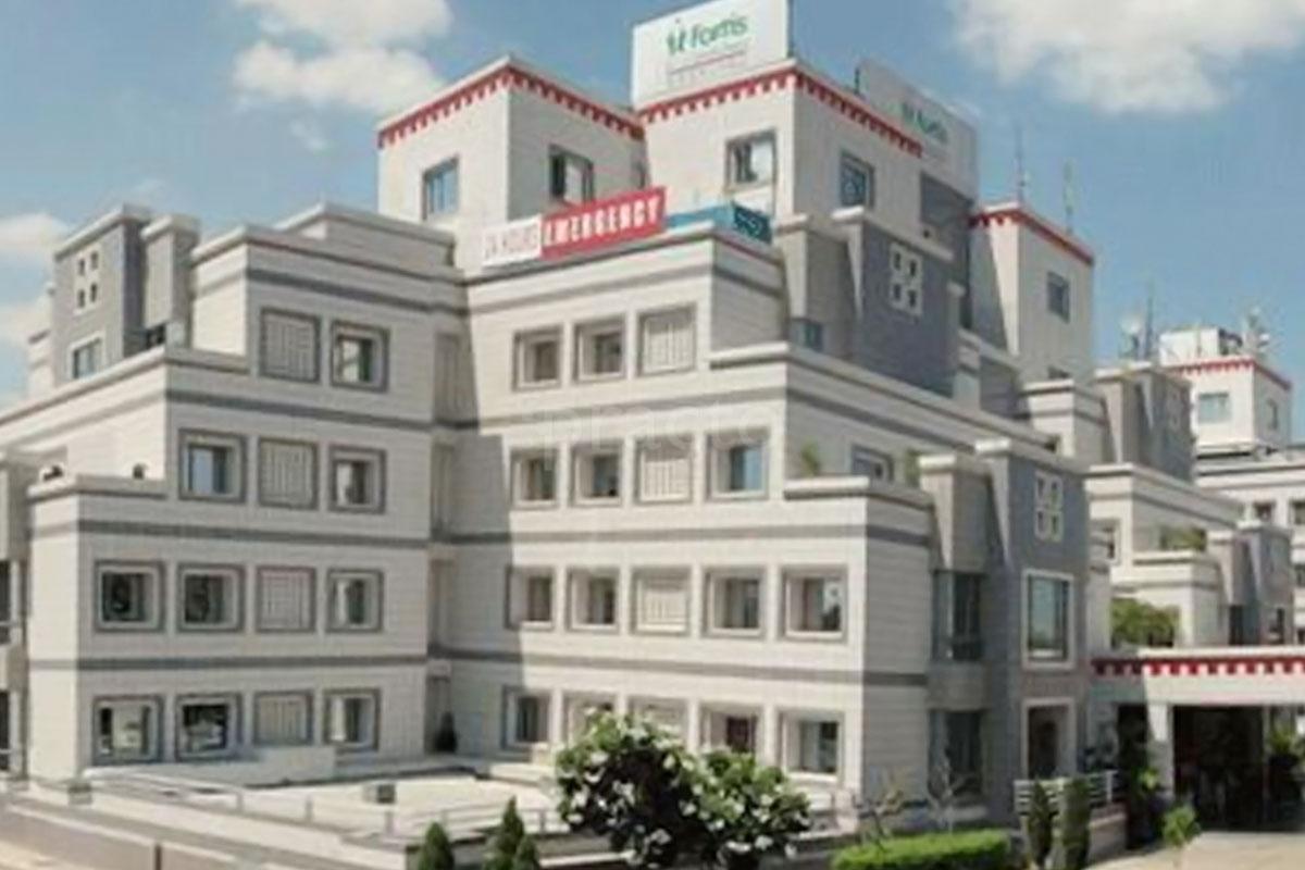 Entrance at Fortis Flt. Lt. Rajan Dhall Hospital Vasant Kunj Delhi