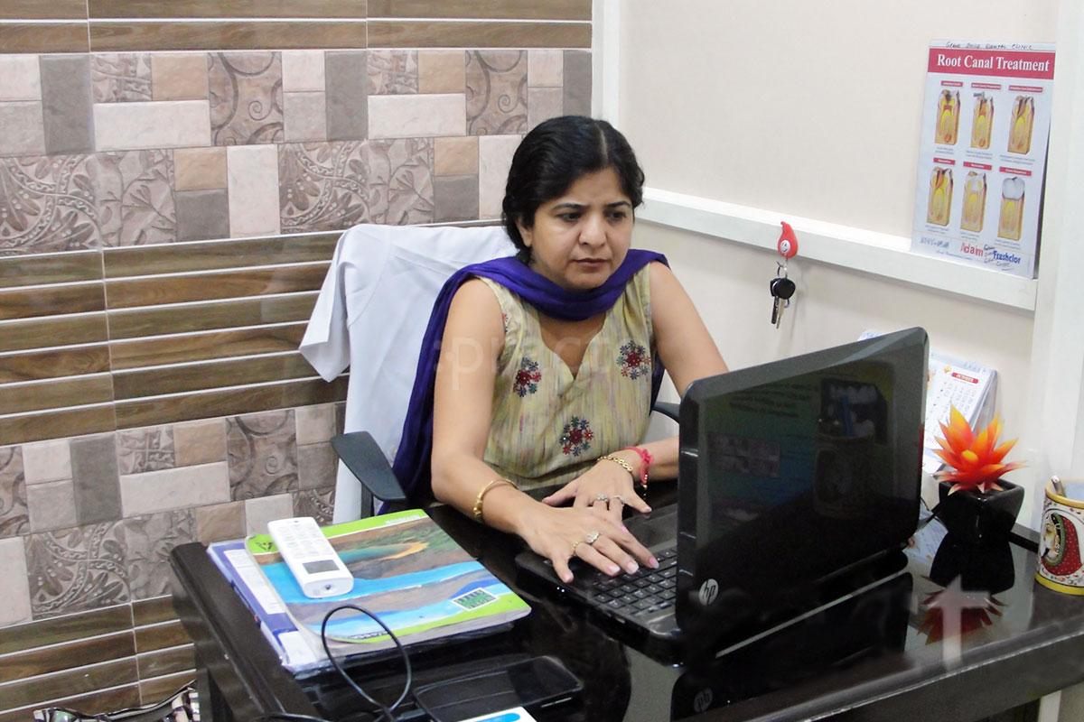 OPD/Ward at Grand Smile Dental Clinic Chi II Greater Noida