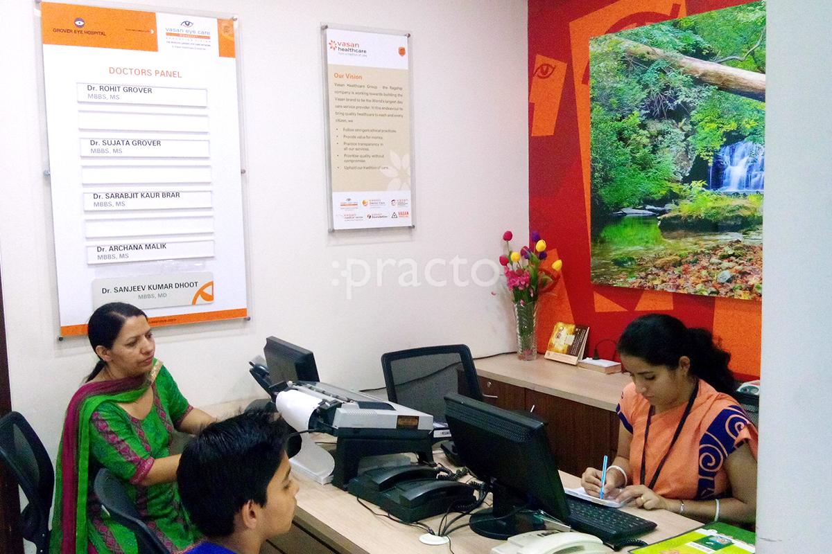 Reception at Grover Eye Laser & ENT Hospital Sector 35 Chandigarh