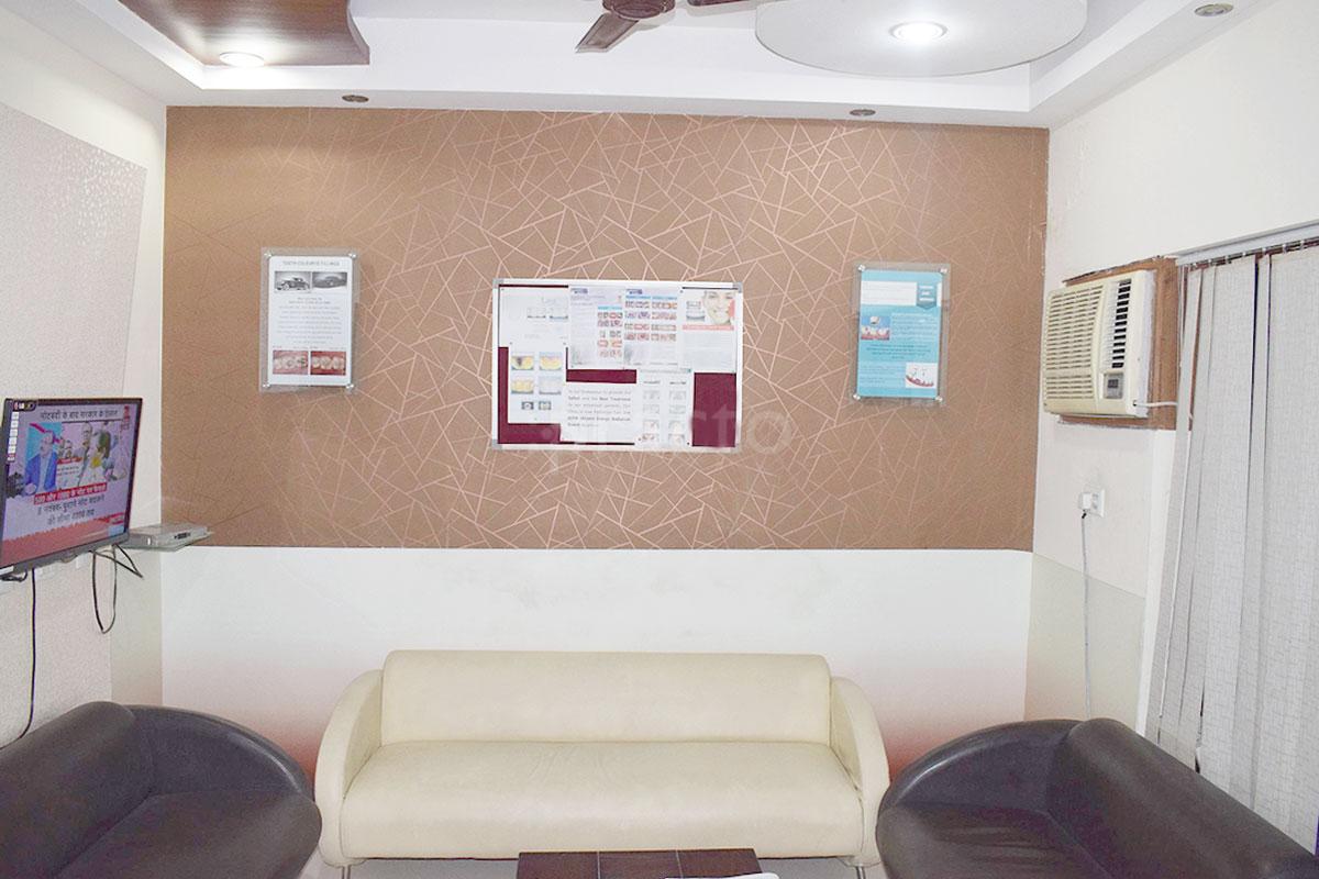 Waiting Area at Dr. Gupta's Dental Implant And Orthodontic Centre Gurgaon Sector 31 Gurgaon
