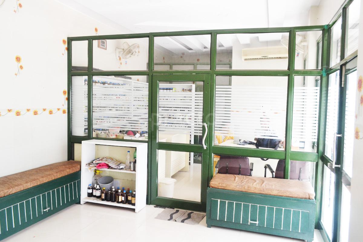 Waiting Area at Hahnemann Homoeo Clinic South Extension 1 Delhi
