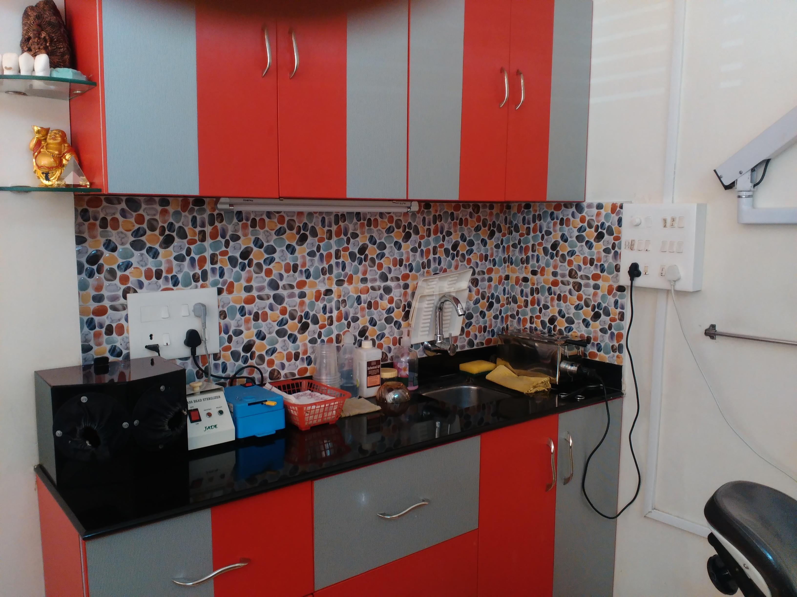 Happy Teeth Dental Clinic Vishrantwadi Pune