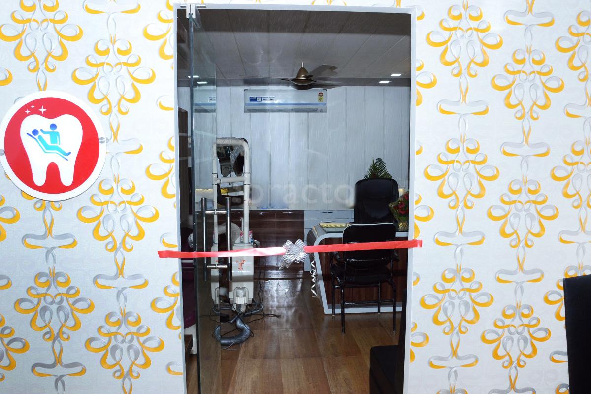 Entrance at Hari Geet Dental Clinic New Palasia Indore