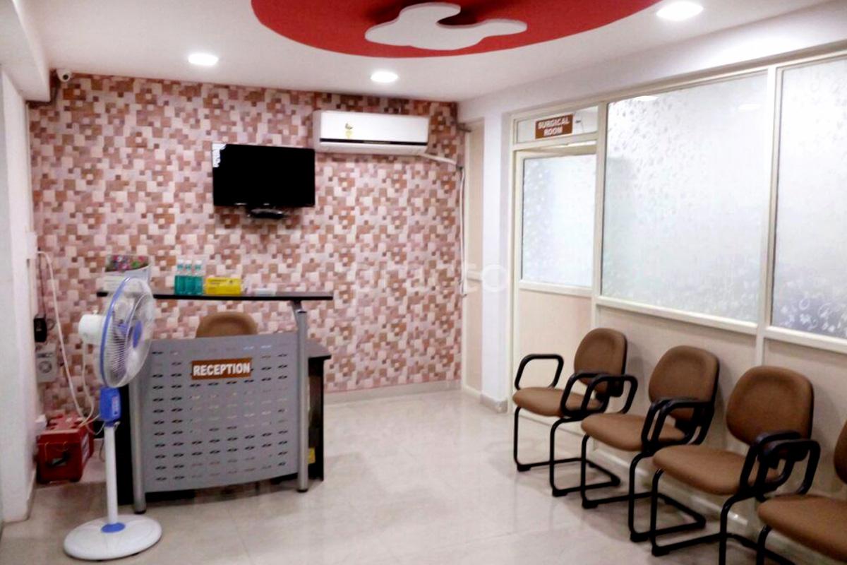Waiting Area at Hariharan Dental Clinic - Implant Centre Kilkattalai Chennai