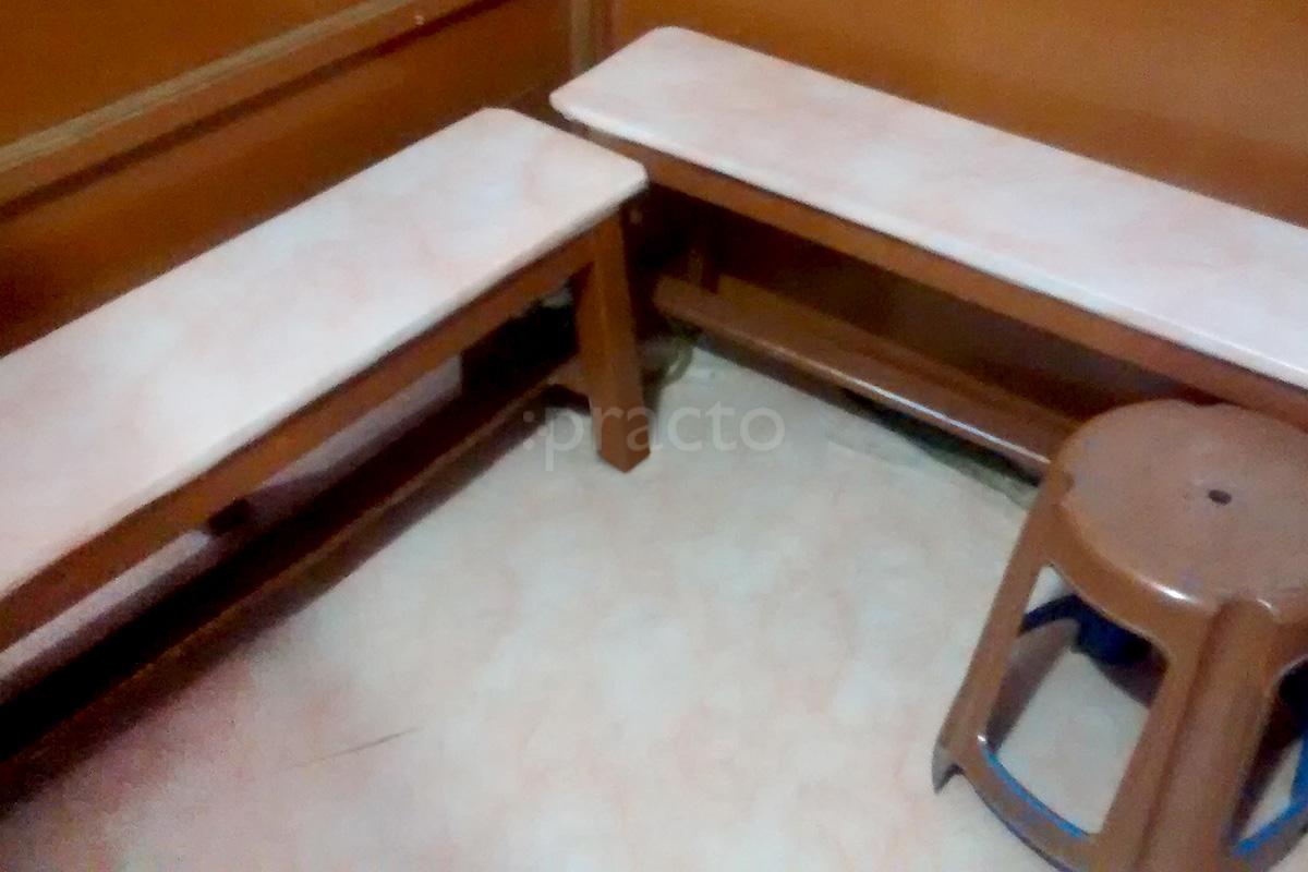 Waiting Area at Hashmi Dental Clinic Parade Kanpur