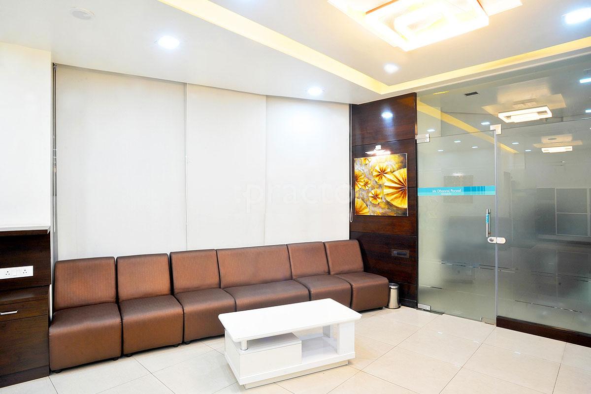 Waiting Area at Healing Hands Clinic Tilak Road Pune