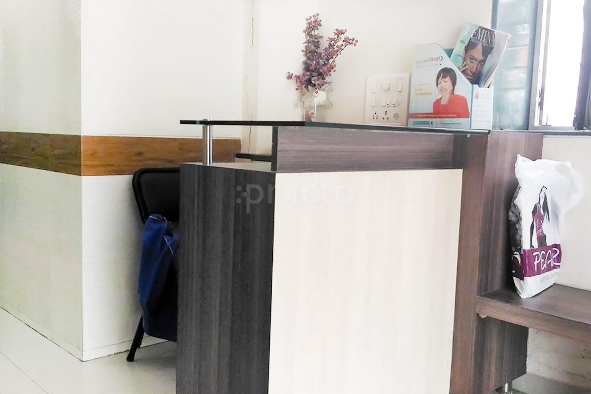 Reception at Healthy Smile Dental Clinic Mulund West Mumbai
