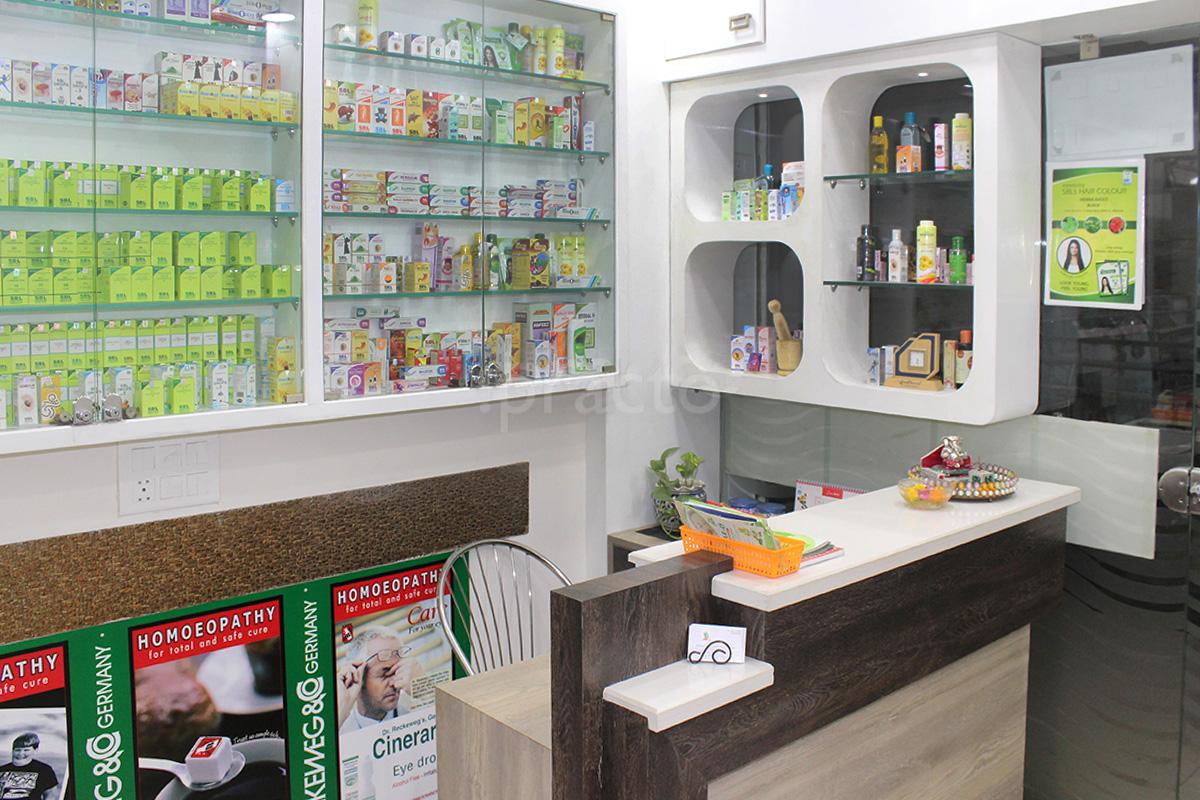 Reception at Dr. Mani's Homoeo Wellness Pitampura Delhi