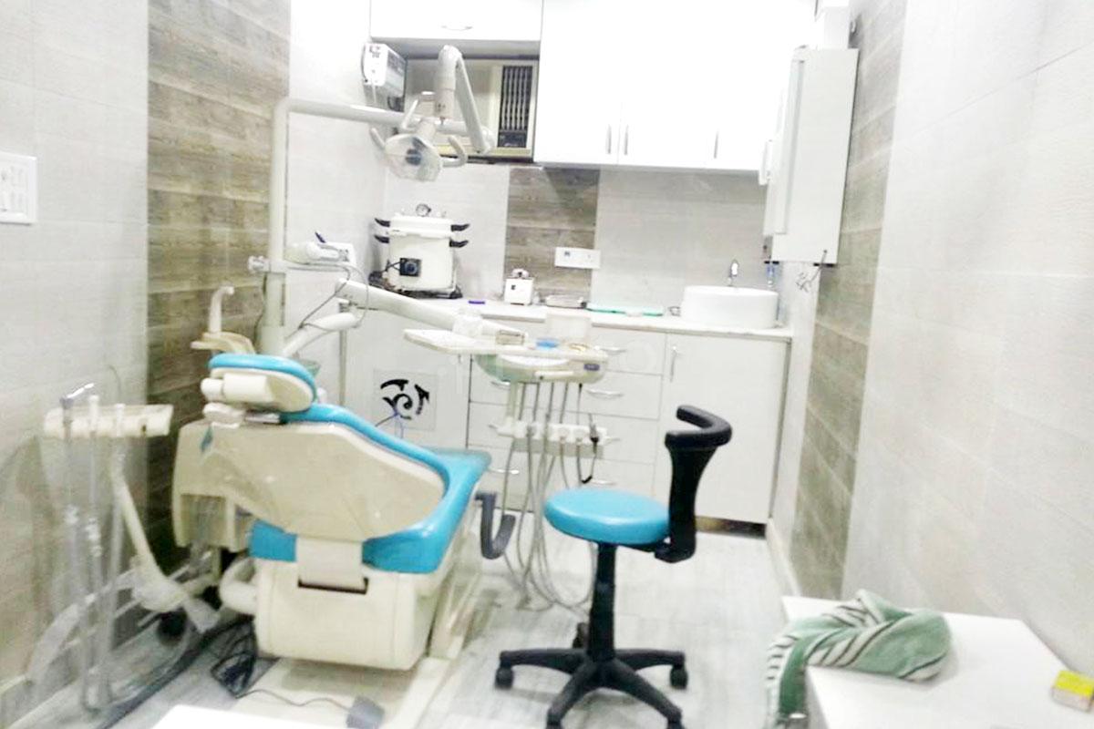 OPD/Ward at I M Dentist Gulabi Bagh Delhi