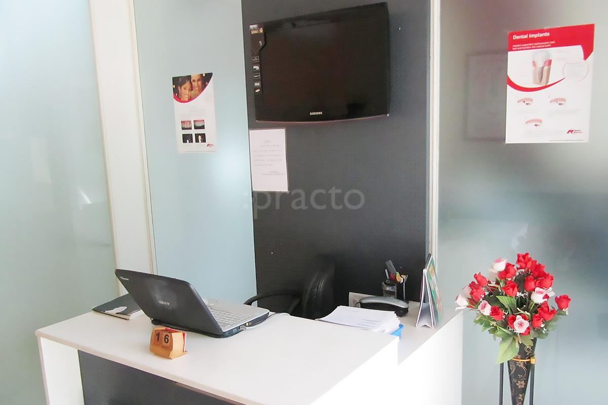 Reception at Impressions - The Dental Hub Dahisar West Mumbai