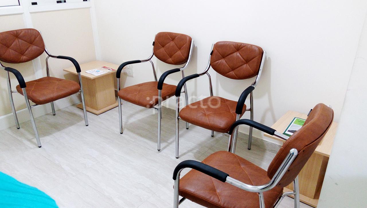 Waiting Area at JB's Homoepathy Sector 29 Noida