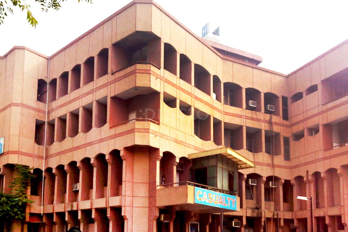 Entrance at Jeevan Anmol Hospital Mayur Vihar Ph-I Delhi