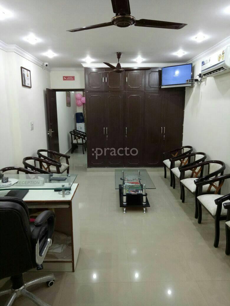 Waiting Area at Dr Ujjwala's skin clinic Rajendra Nagar Raipur