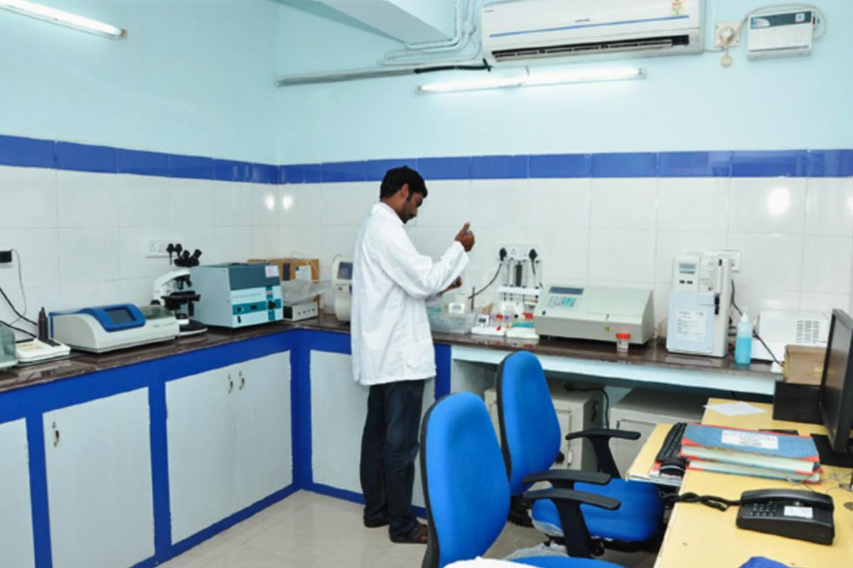 Labs at K L Hospital Neelankarai Chennai
