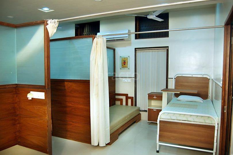 Kalpana Hospital Orderly Bazaar Varanasi