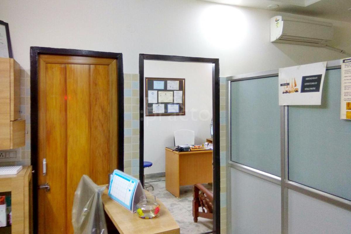 Reception at Kamal Medical Care Kalkaji Delhi