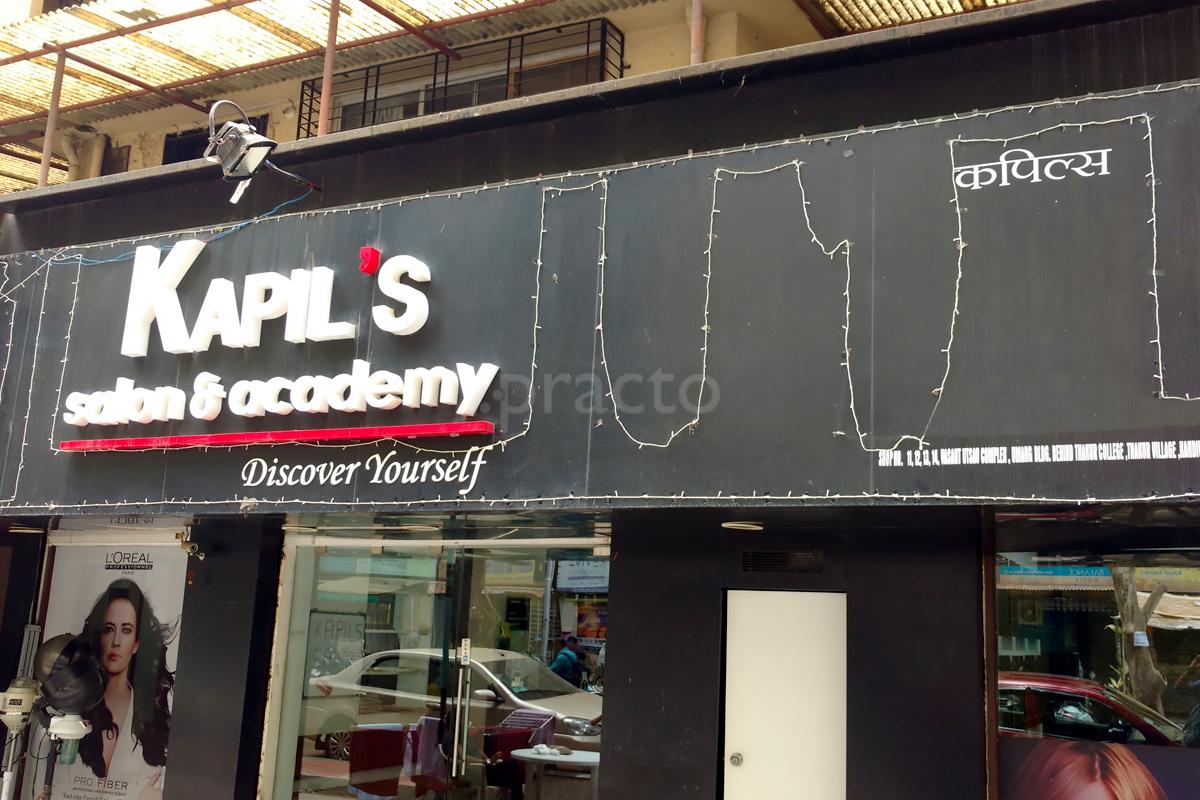 Entrance at Kapils salon Kandivali East Mumbai