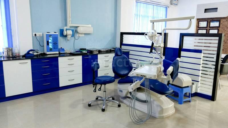 Kareem Dental Clinic & Implant Centre G T B Nagar Allahabad