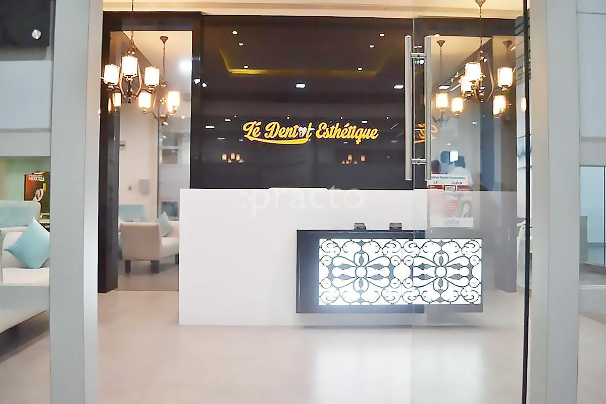 Reception at Le Dental Esthetique Yerwada Pune