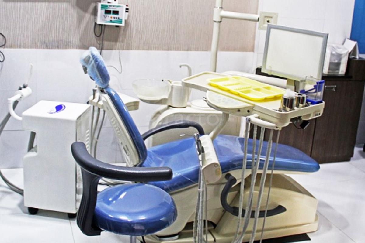 OPD/Ward at Madhavan's Dental Care Malad West Mumbai