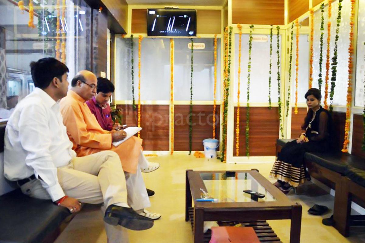 Waiting Area at Maitri Urology and Stone Clinic Delhi Gate Agra