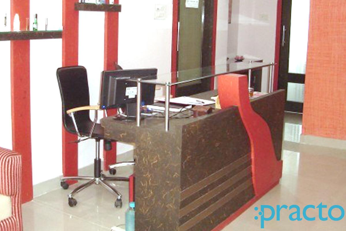 Reception at Makeover Skin Hair and Aesthetic Center Pandri Raipur