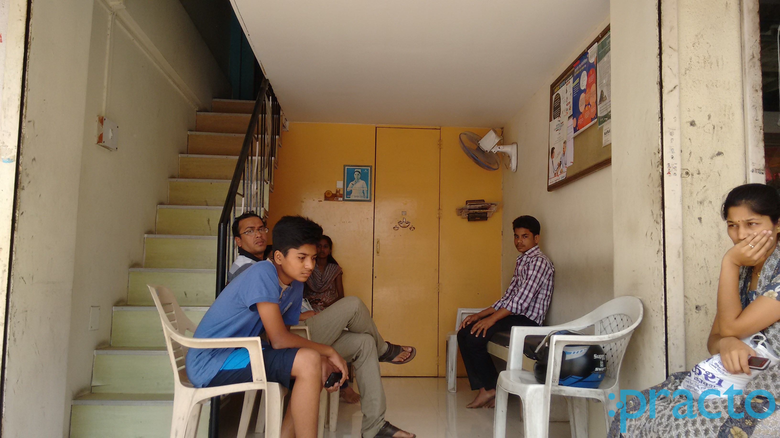 Waiting Area at Manas Clinic Baner Road Pune