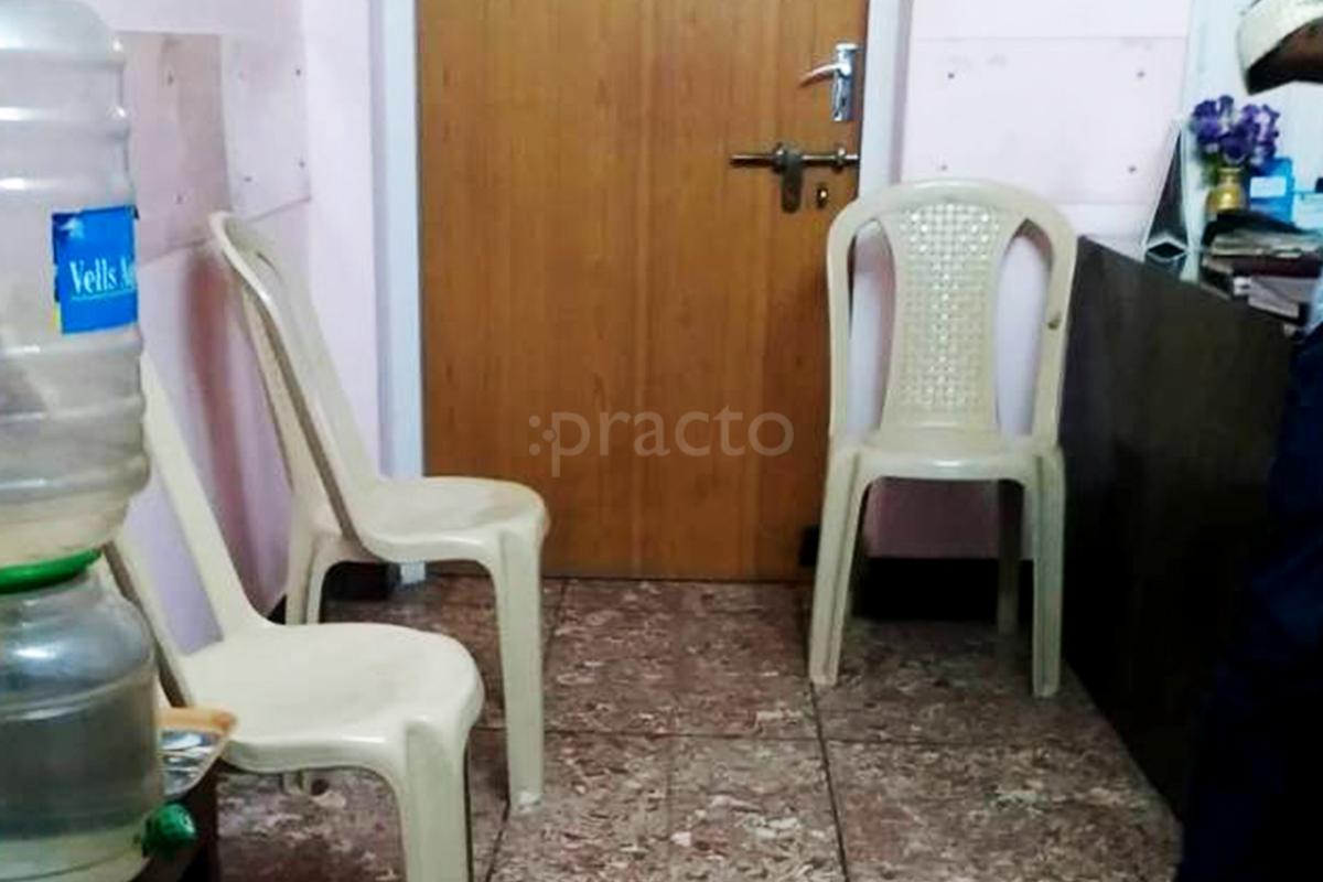 Waiting Area at Manikkavelayutham Clinic Mandaveli Chennai