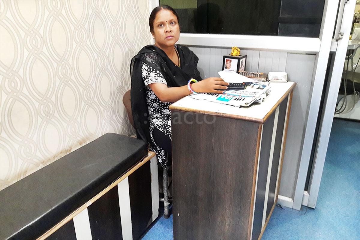 Reception at Manish Dental Hospital Chhipitola Agra