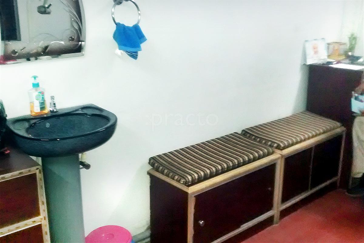 Waiting Area at Manjunatha Dental Clinic Gandhinagar Mysore