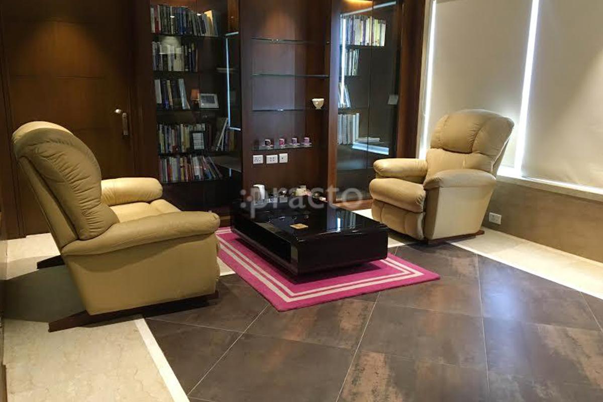 Waiting Area at Mansi Therapy Park Street Kolkata