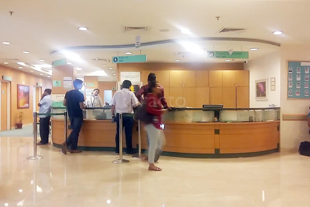 Reception at Max Super Speciality Hospital Shalimar Bagh Delhi