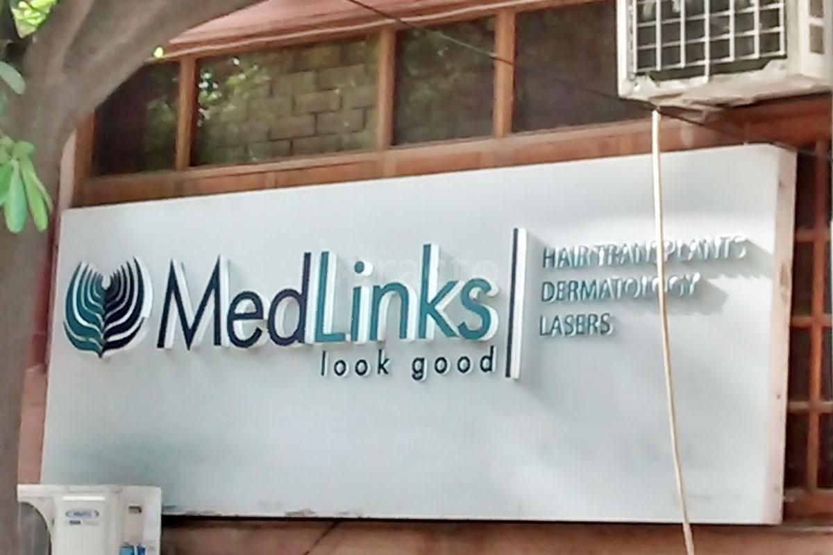 Entrance at MedLinks Safdarjung Enclave Delhi