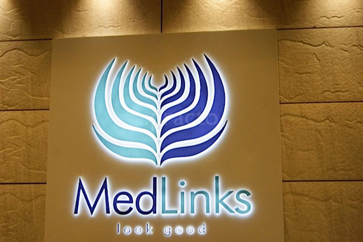 Entrance at MedLinks Safdarjung Enclave Delhi