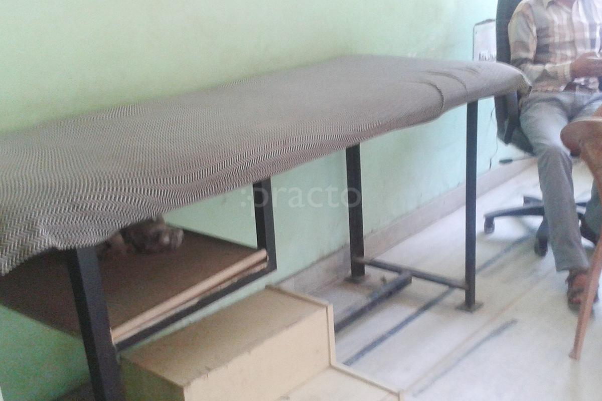 Waiting Area at Metro Physiotherapy Center Anoopnagar Fazalpur Meerut