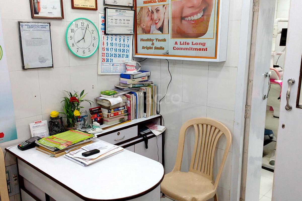 Reception at Modern Dental Unit With Implant Centre Shyambazar Kolkata