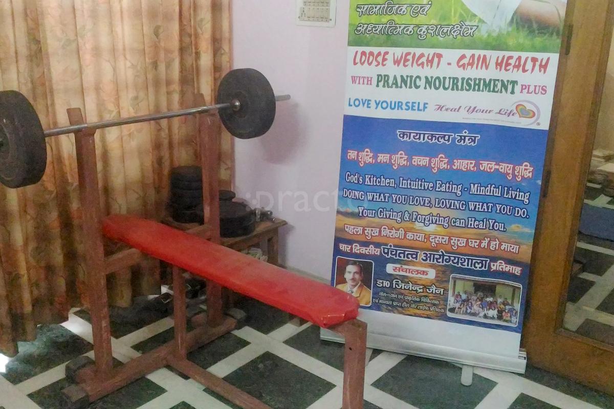 Services at Nature Cure and Yoga Therapy Digamber Jain Mandir Meerut