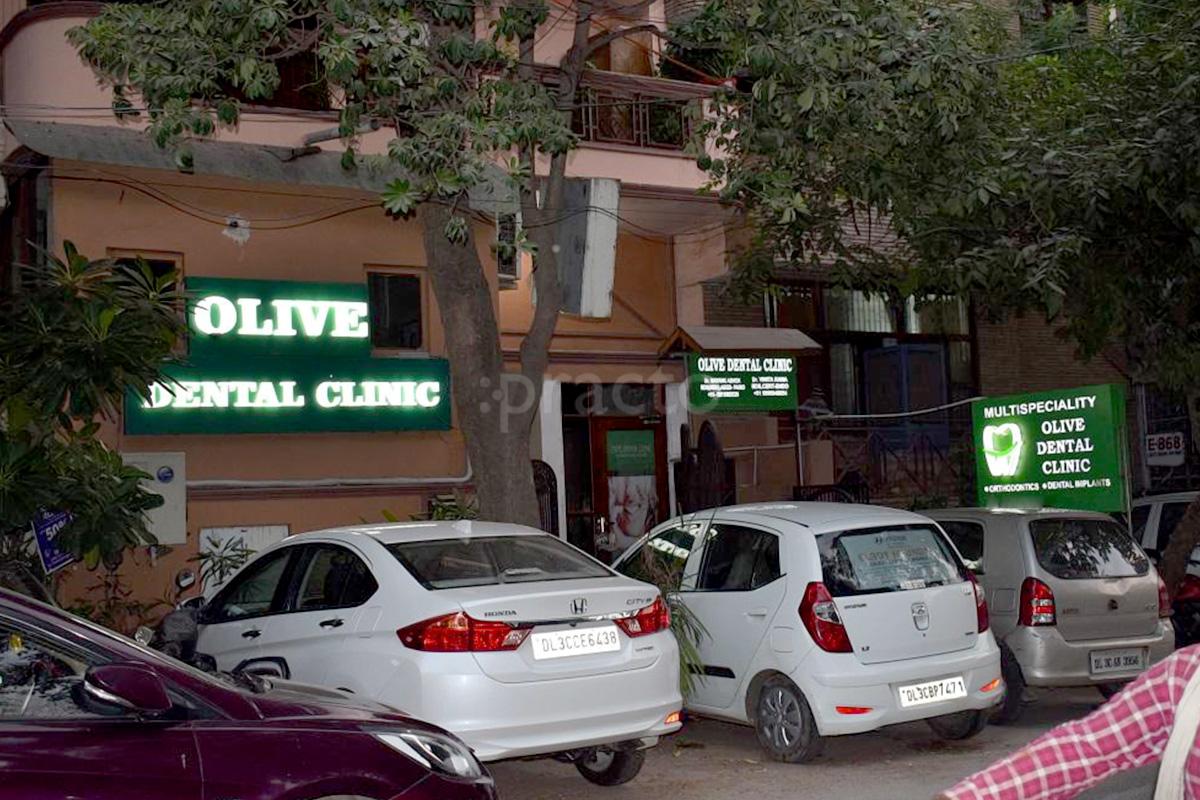 Entrance at Olive Dental Clinic CR Park Delhi